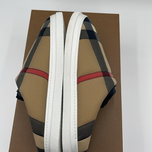 Burberry archive beige size 39 brand new inbox slip on - Picture 6 of 14